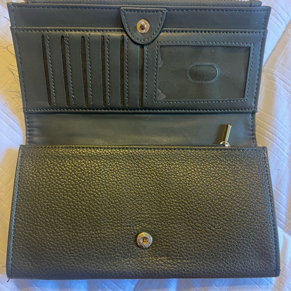 A New Day Green Faux Leather Wallet Clutch Organizer with Card Slots & ID Window